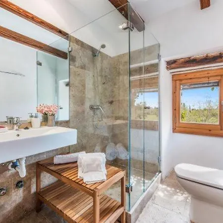 Sleeps 5 With Pool Air Con And Wifi