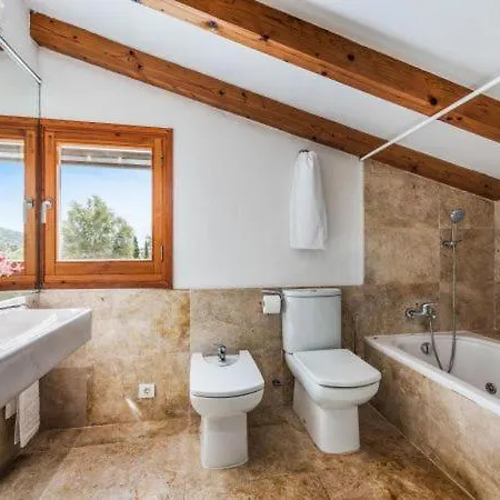 Sleeps 5 With Pool Air Con And Wifi * Pollenca